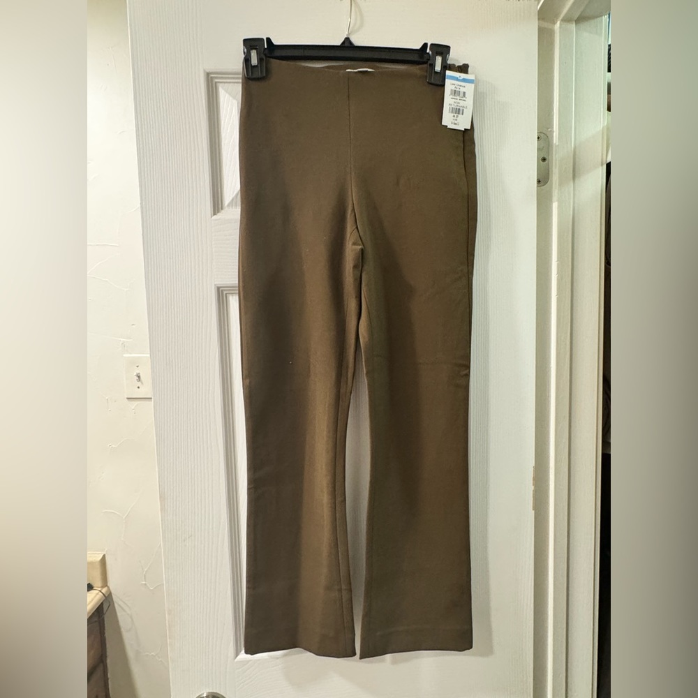 New with tags super cute pants.